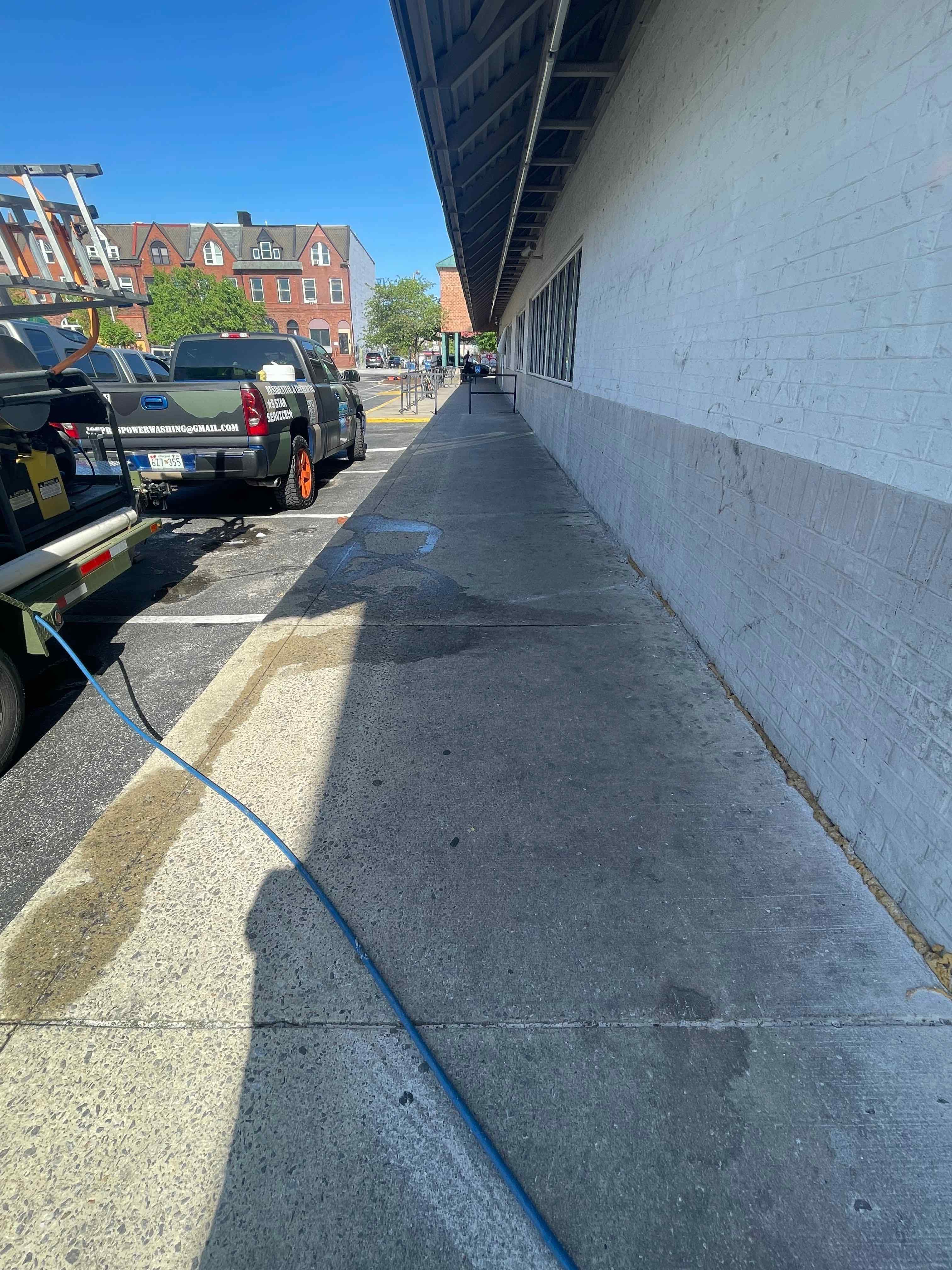 Top performance shopping center cleaning and graffiti removal in Baltimore City 